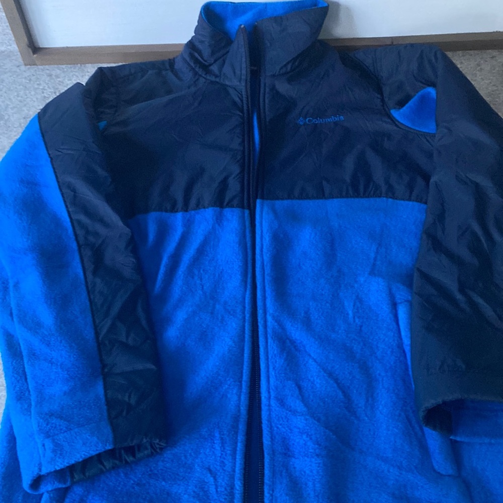 Boys Columbia steens mountain jacket size medium (8-10)